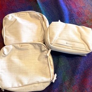 Nordace, 2 packing cubes and 1 cosmetic case, like new